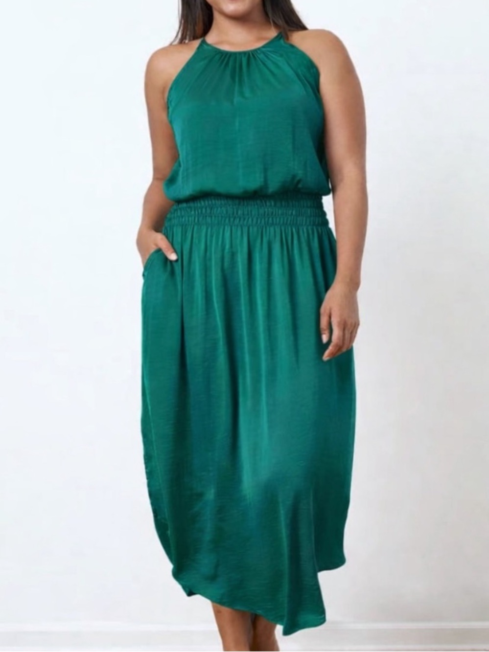 Shebird The Emma Satin Midi Dress Built In Bra Emerald Green Elegant Green 5 38C